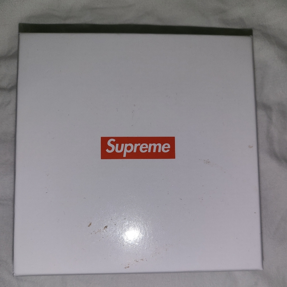 Supreme flask